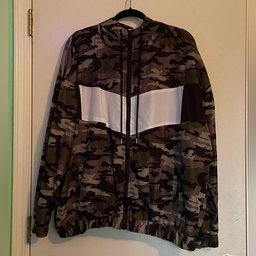 Justify XL Camo Windbreaker